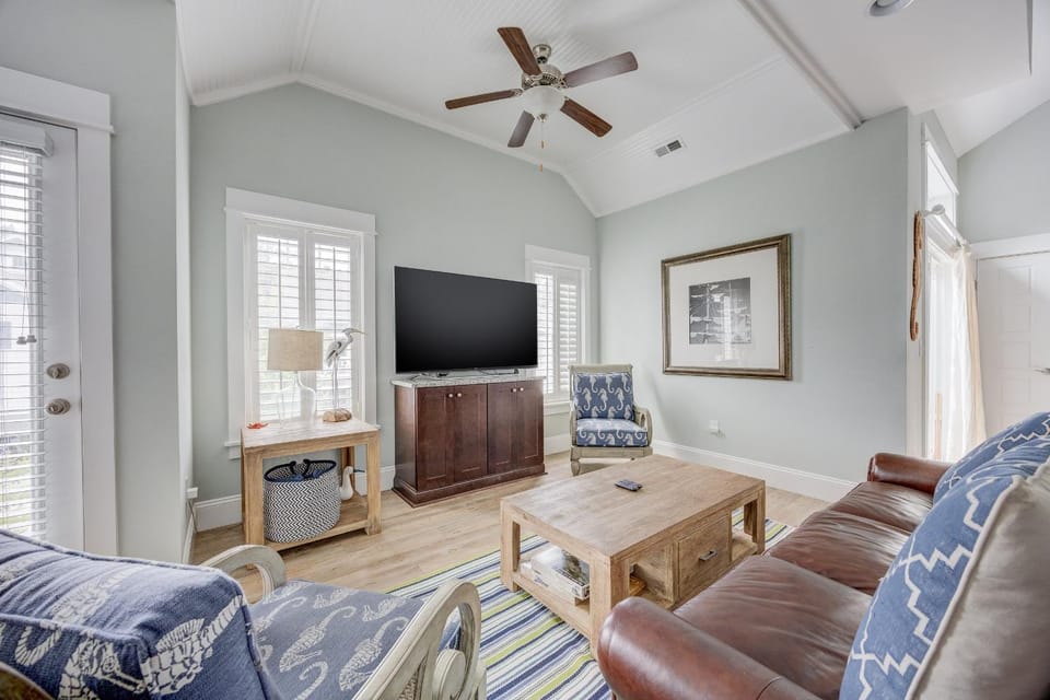1327 - Seaglass Retreat House in Corolla