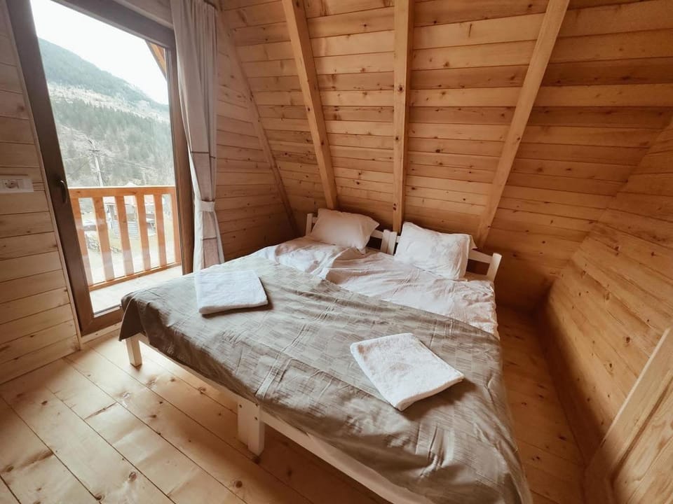Bujtina n'kullë House in Europe