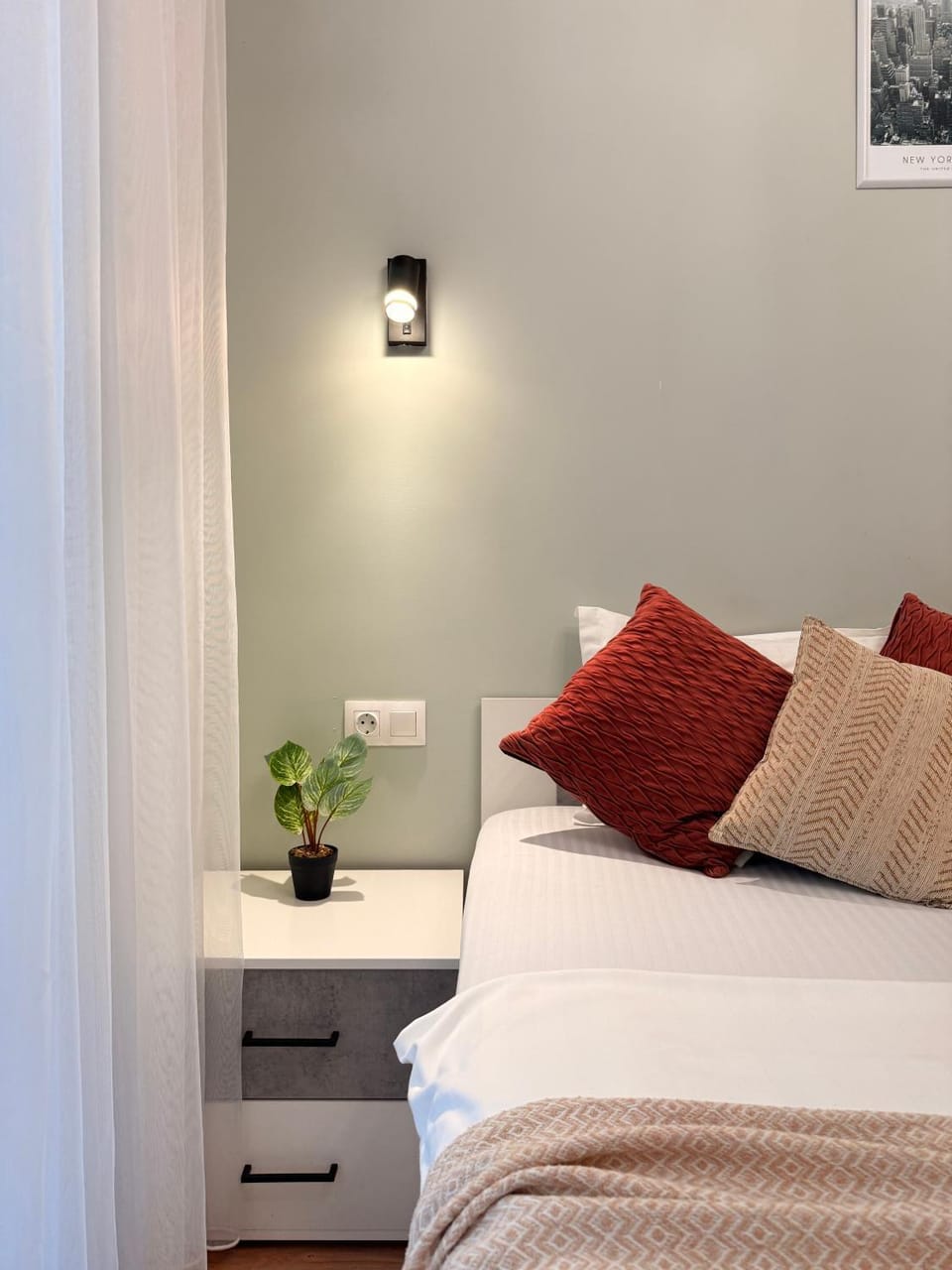 Bed, Photo of the whole room, Bedroom