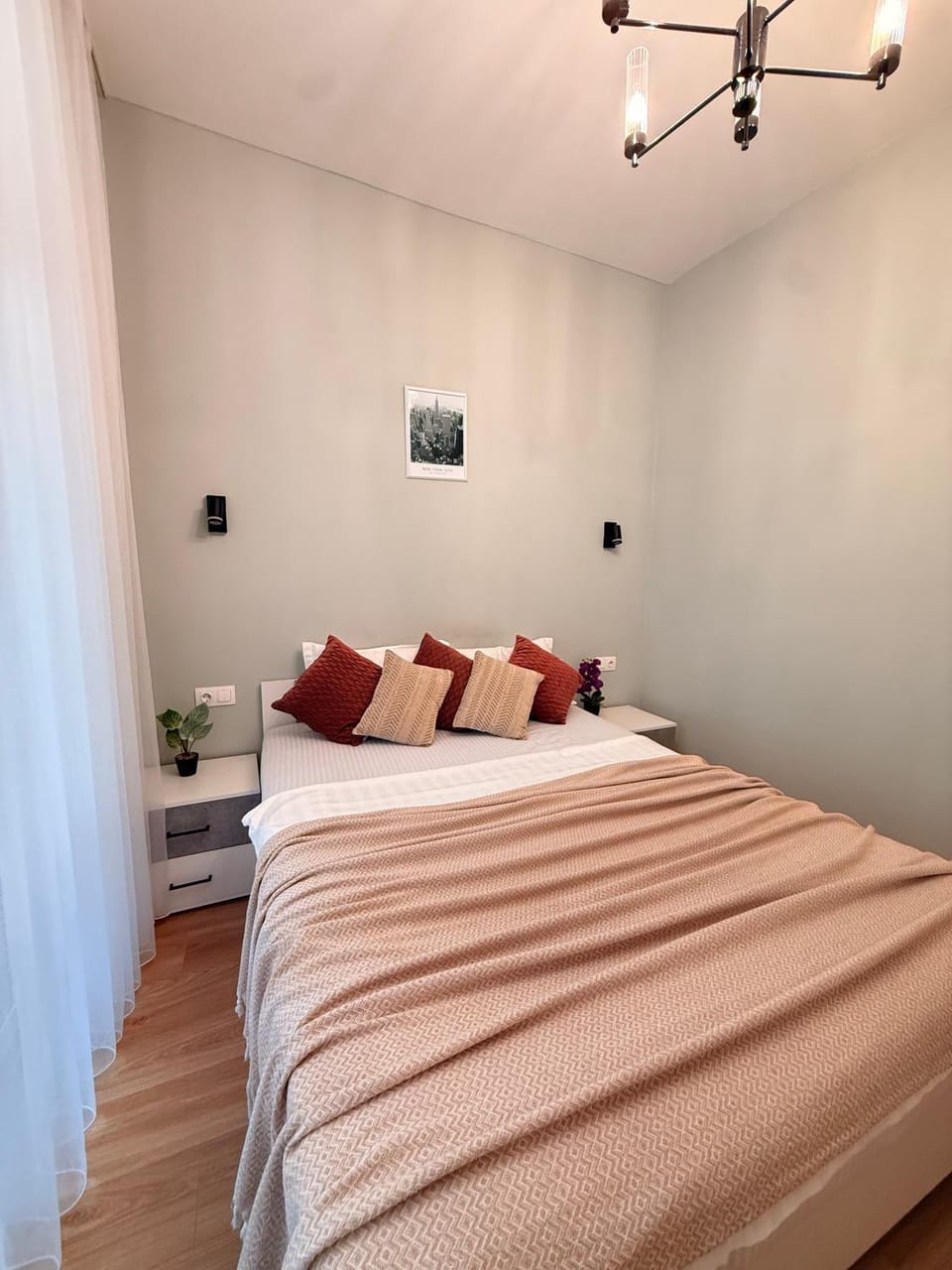 Bed, Photo of the whole room, Bedroom