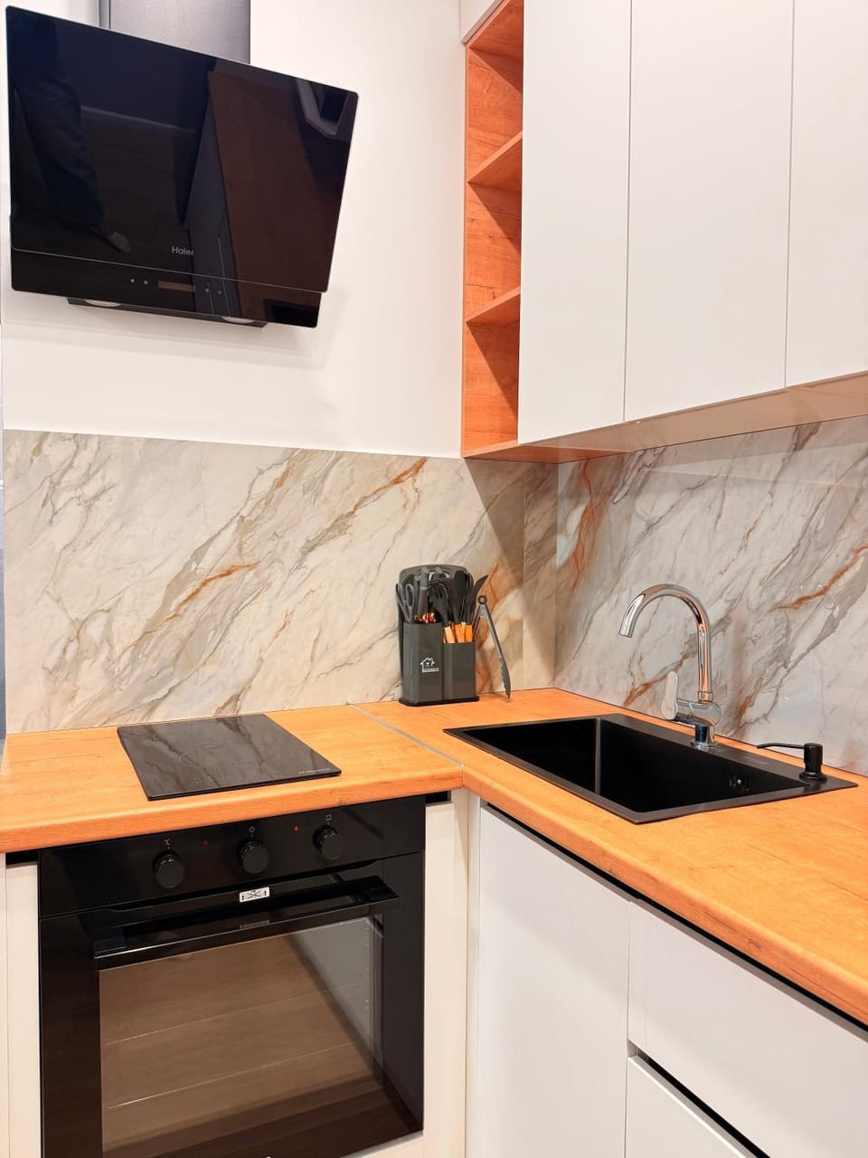 TV and multimedia, Kitchen or kitchenette, stove