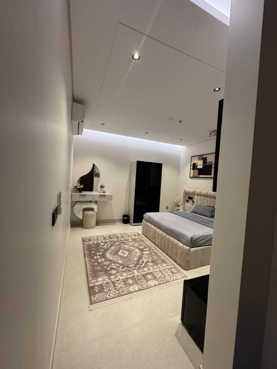 استوديو بسرير ماستر بعرض سينمائي بجوار مول الشبيلي 1 Apartment in Al Khobar
