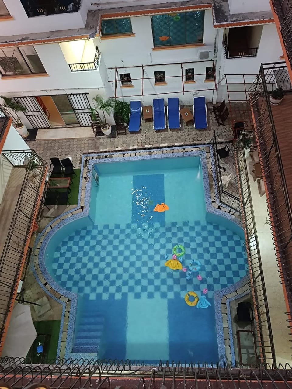 Swimming pool