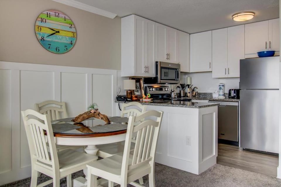 Coffee/tea facilities, Dining area, kitchen
