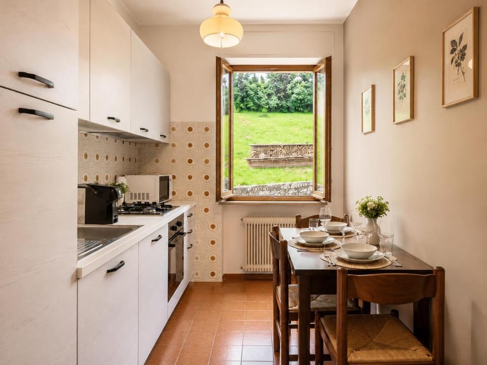 Kitchen or kitchenette, Dining area, dishwasher, oven, pet friendly, stove