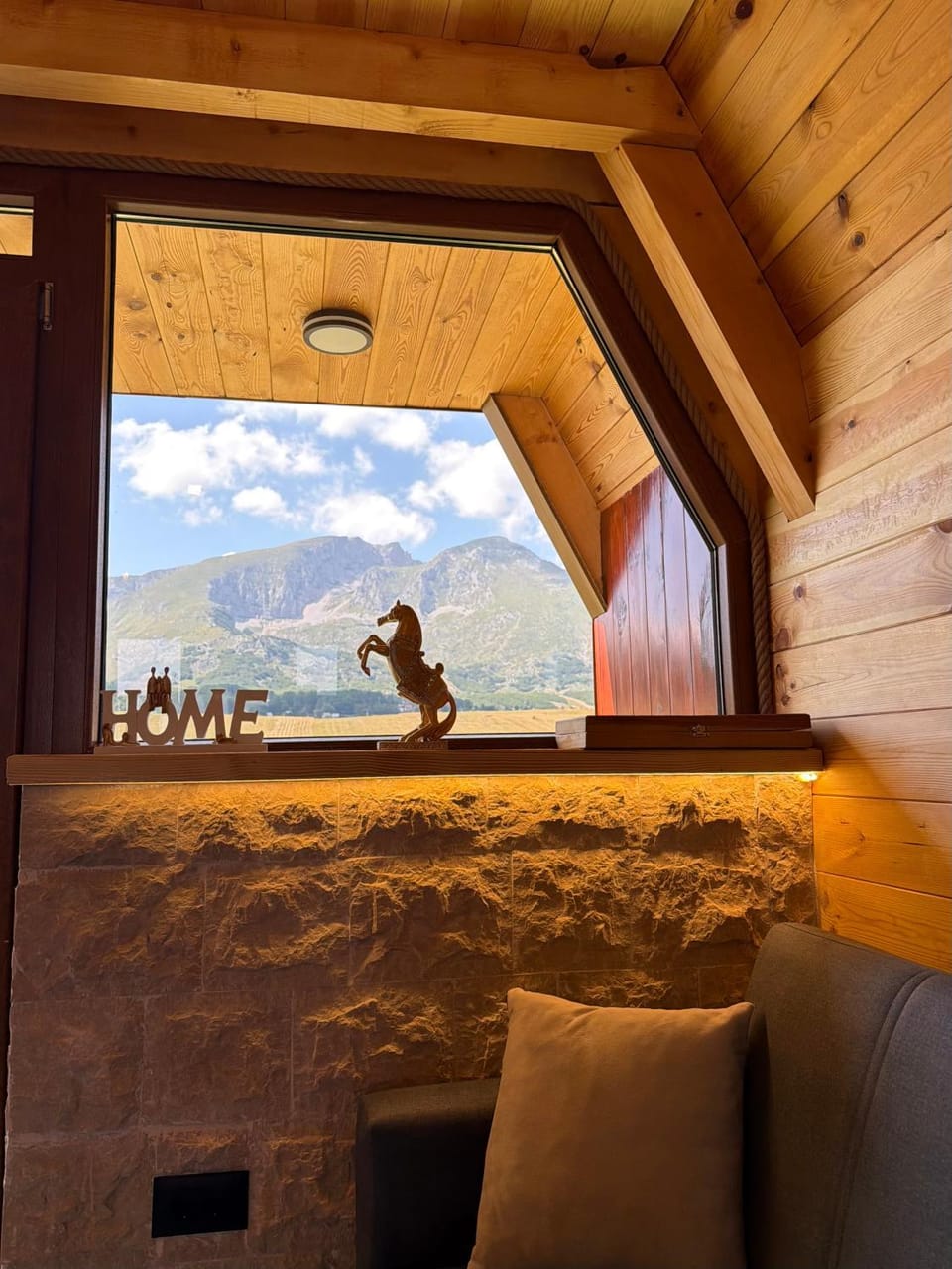 Natural landscape, Living room