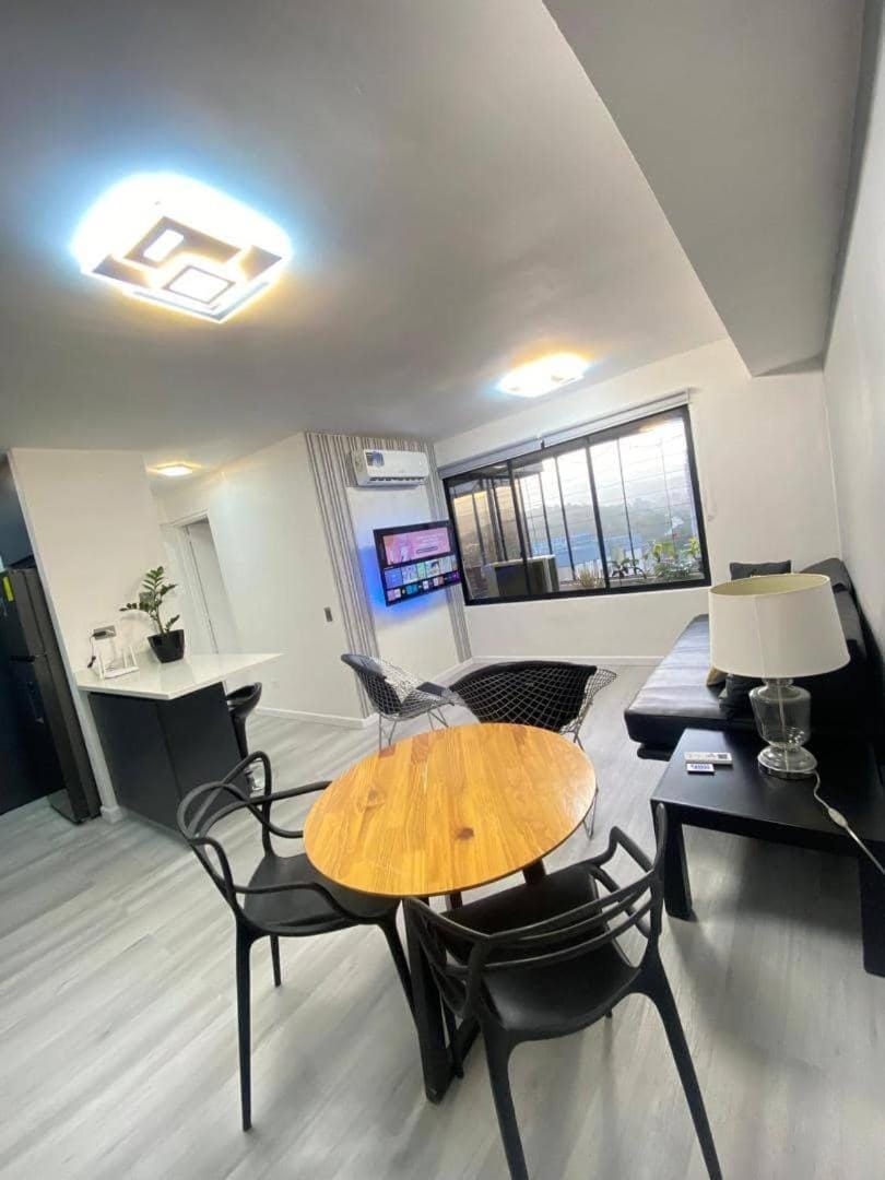 Moderno & Ejecutivo en La Florida Apartment in Caracas
