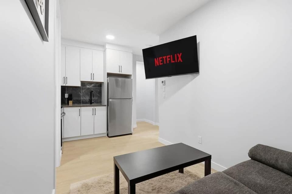 Bright & Spacious 2-Bedroom House in Calgary