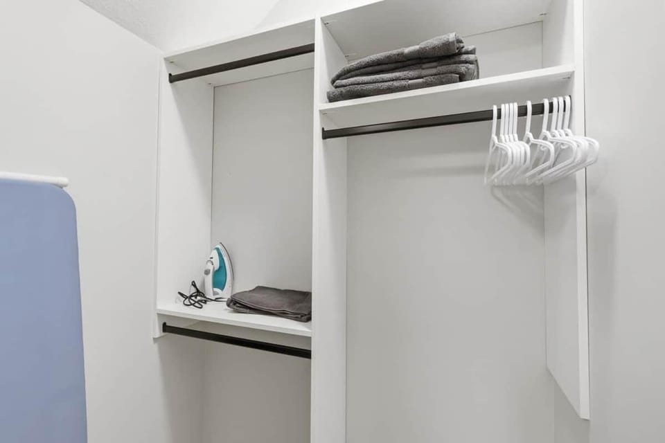 Urban Nest, Minutes to Downtown House in Calgary