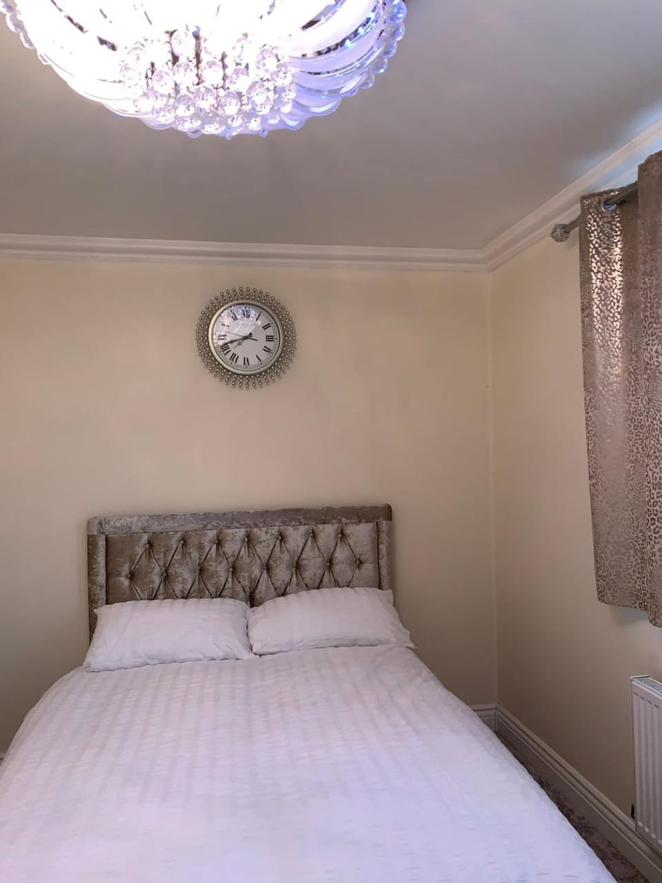 Williton Guest House Bed and Breakfast in Luton