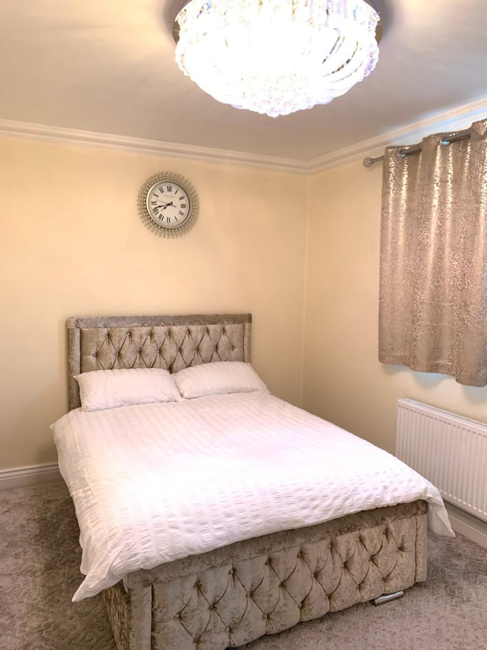 Williton Guest House Bed and Breakfast in Luton