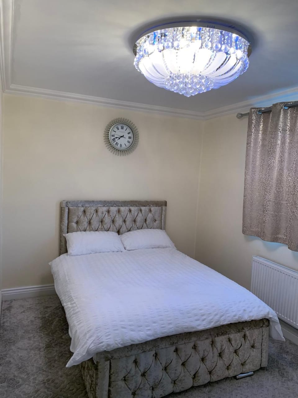 Williton Guest House Bed and Breakfast in Luton