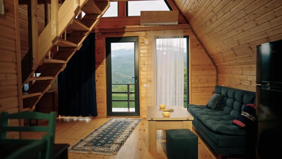 Communal lounge/ TV room, TV and multimedia, Living room, Seating area, Evening entertainment