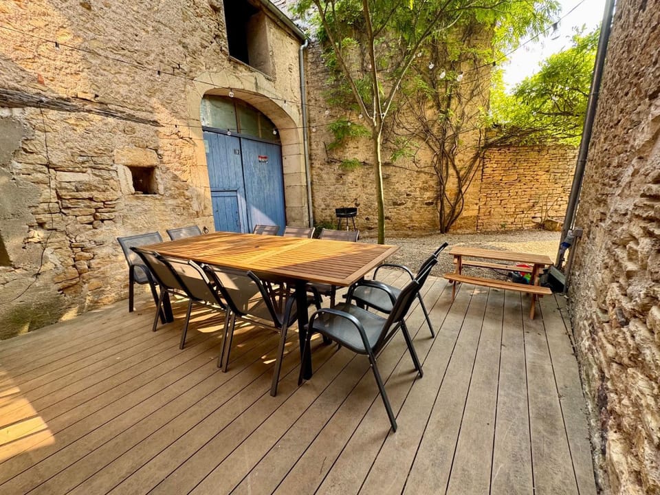 Patio, Dining area