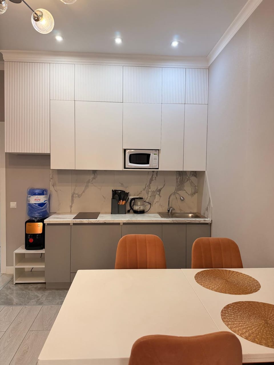 Bed, Kitchen or kitchenette, Photo of the whole room, Bedroom, stove, toaster