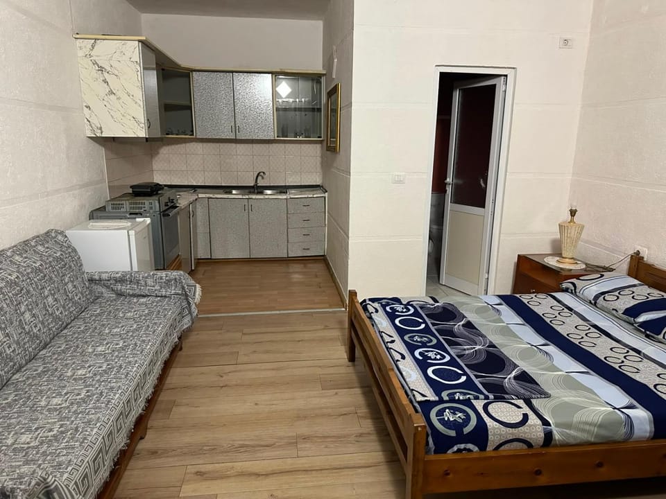 Villa Kalldrëmi Bed and Breakfast in Vlorë