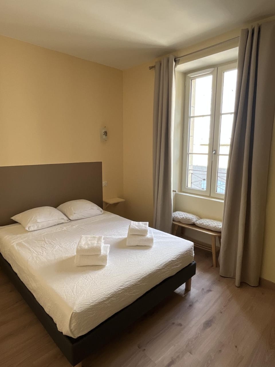 Bed, Photo of the whole room, Bedroom, towels