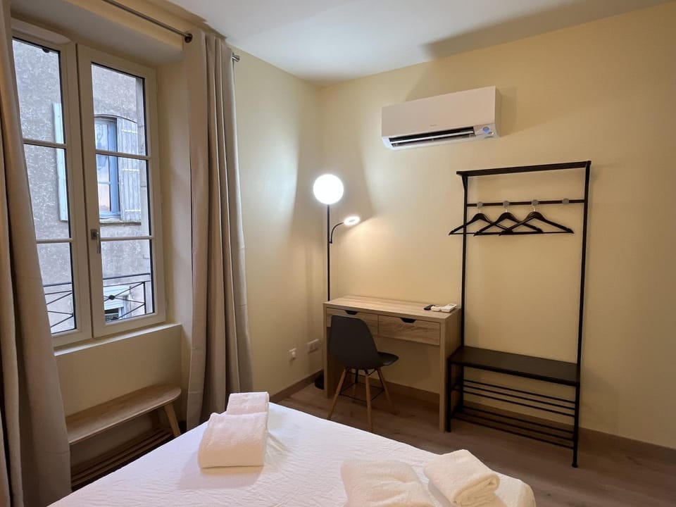 Bed, Photo of the whole room, Bedroom, towels, air conditioner