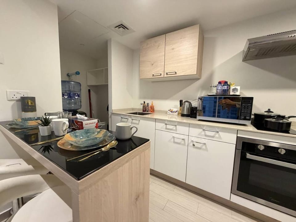 Coffee/tea facilities, Kitchen or kitchenette, oven, toaster