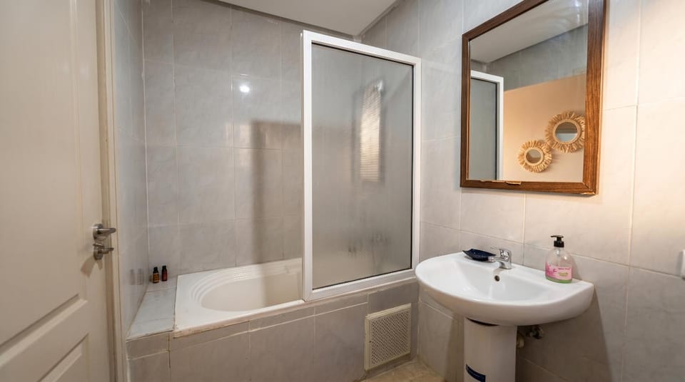Modern Studio in Gueliz next to CTM Marrakech Apartment in Marrakesh