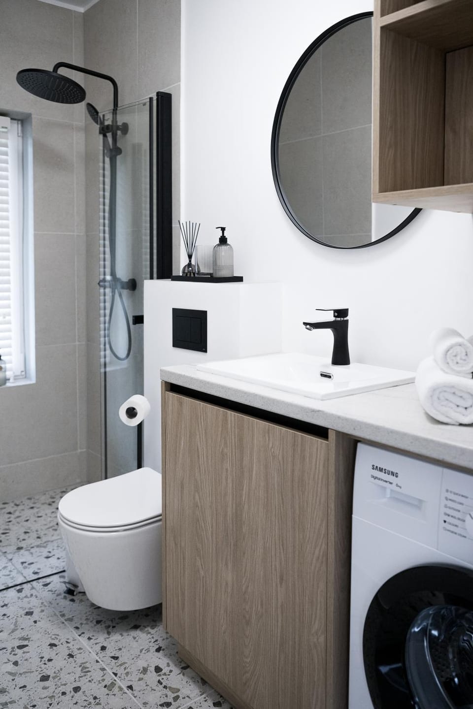 Shower, Toilet, Bathroom, washing machine