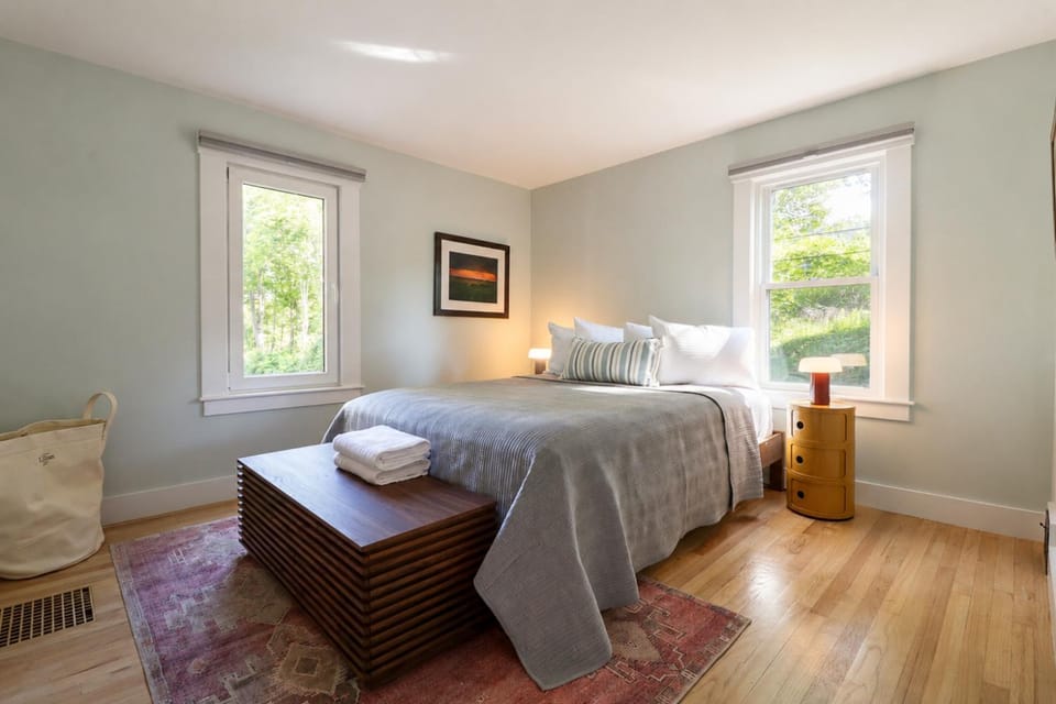 Bed, Photo of the whole room, Bedroom