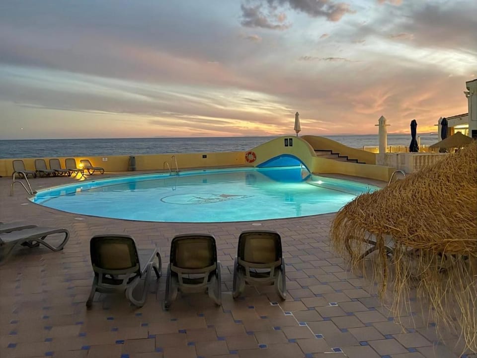 Modern Seaview Townhouse at Doña Lola - Steps to Beach Apartment in Sitio de Calahonda