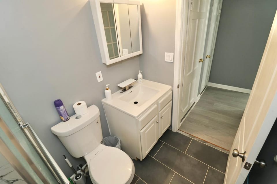Private Ensuite Dedicated Bath Near Baltimore Vacation rental in Maryland