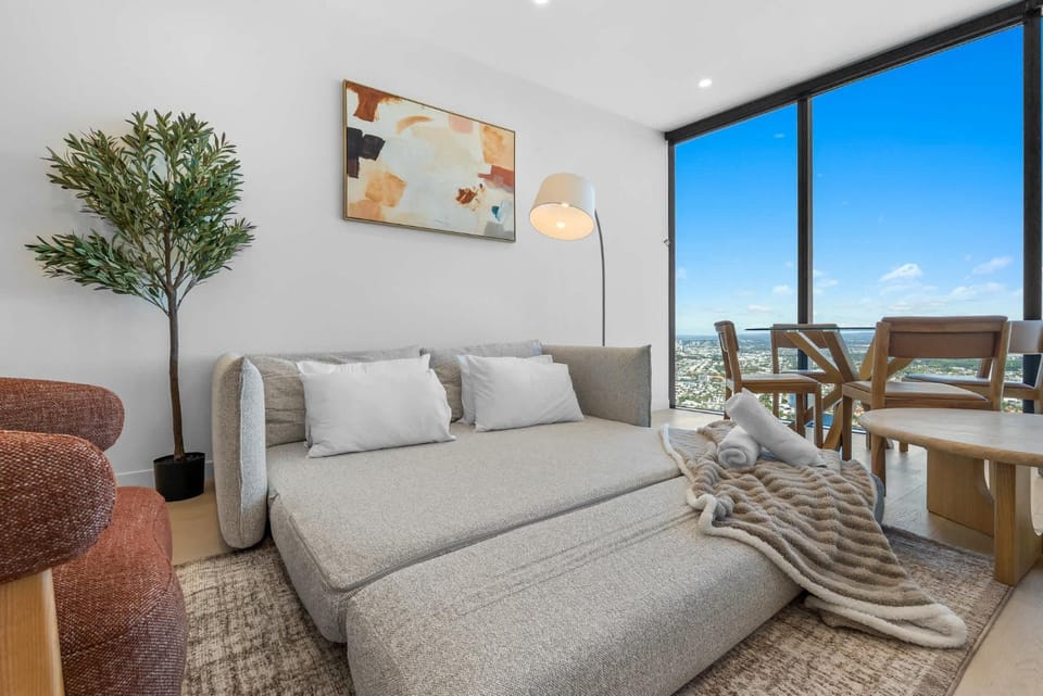 Epsilon Luxury Residence Broadbeach Apartment in Gold Coast