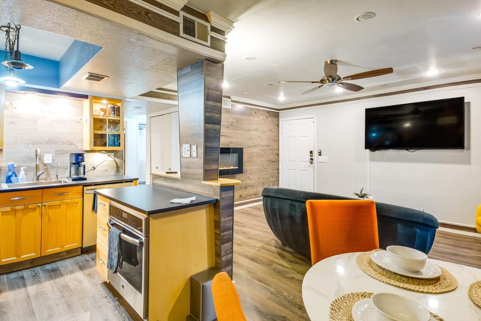 Walkable Tempe Condo < 1 Mi to ASU Campus! House in Tempe