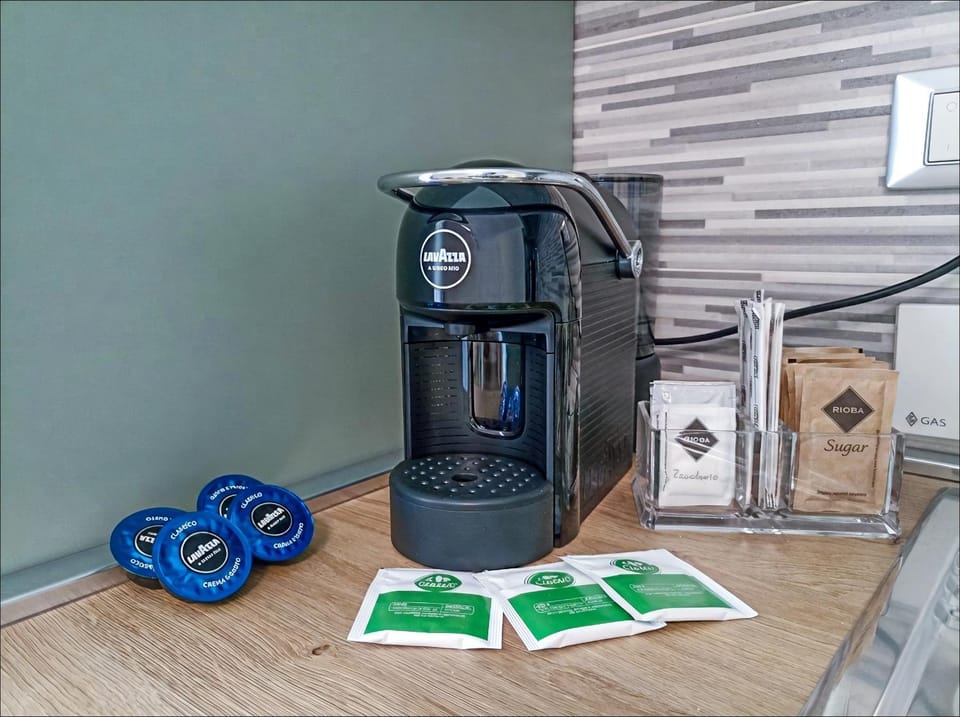 Coffee/tea facilities, Kitchen or kitchenette