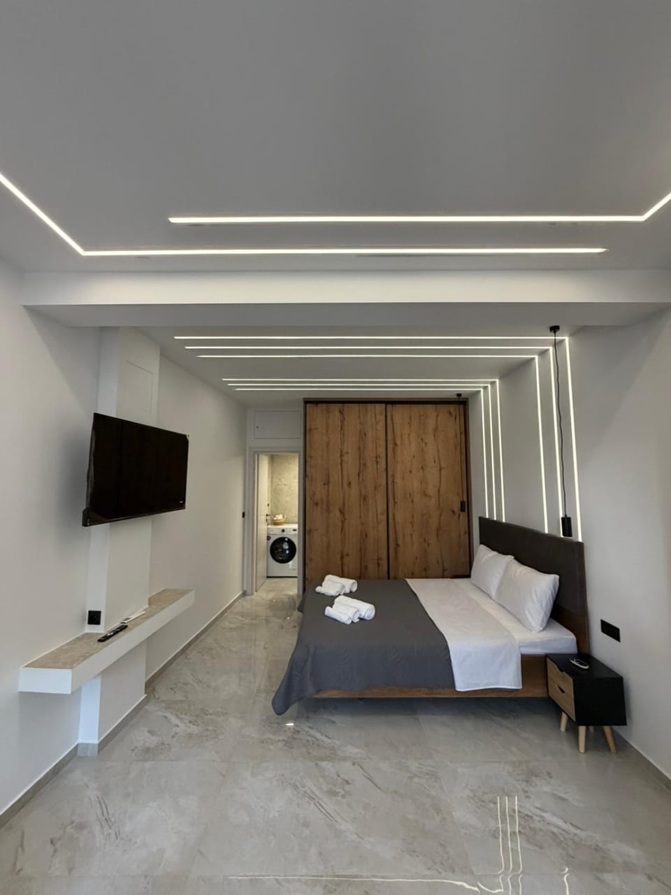 Bed, TV and multimedia, Photo of the whole room, Bedroom, wardrobe