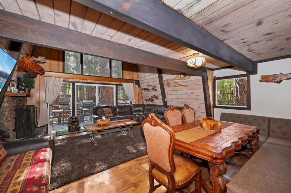 Bearwoods Barn W Spa Near Snow Summit House in Big Bear