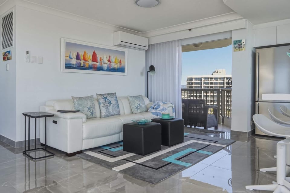 Living room, Seating area, air conditioner