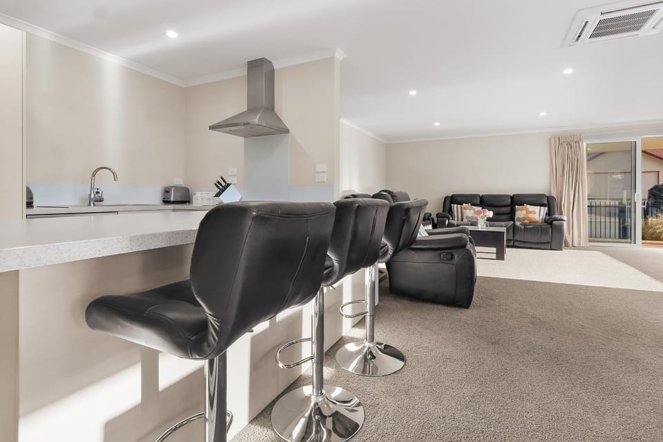 Modern Mackenzie Escape House in Twizel