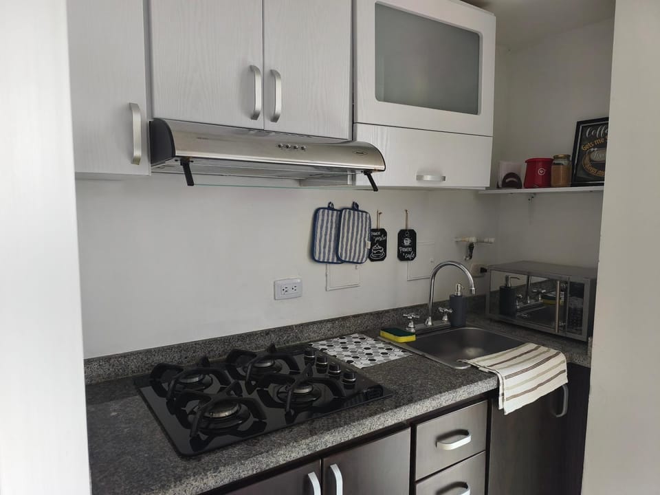 Aparta estudio Las Orquídeas - Norte de Bogotá cerca a Estación Toberin y Calle 161 Apartment in Bogota