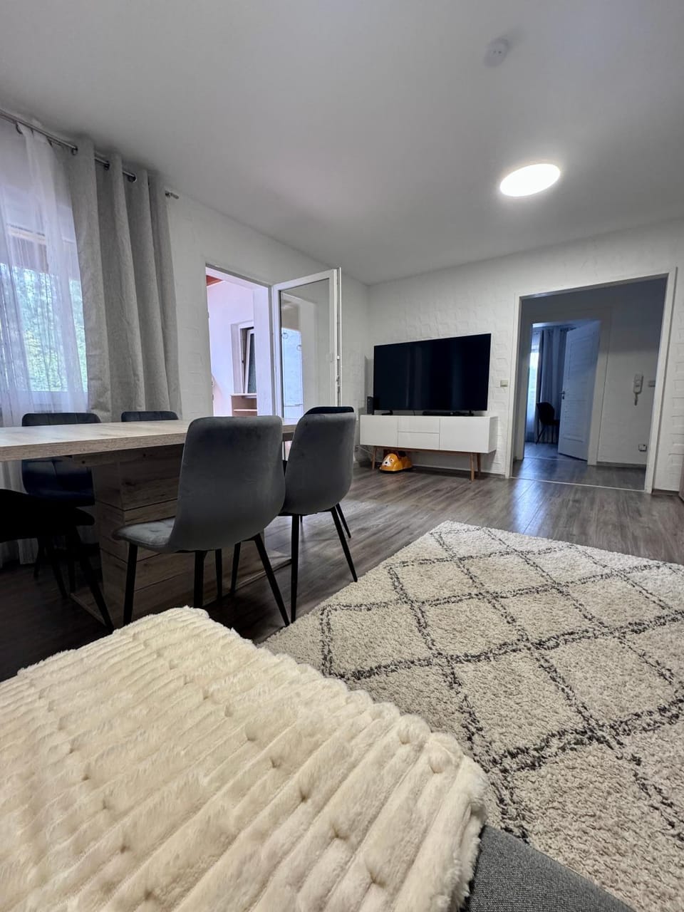 Living room, Seating area, Dinner