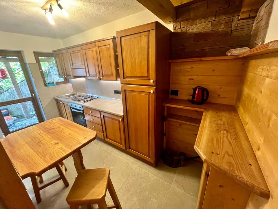 Kitchen or kitchenette, stove