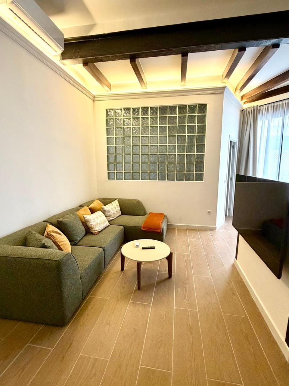 Communal lounge/ TV room, TV and multimedia, Living room, Seating area