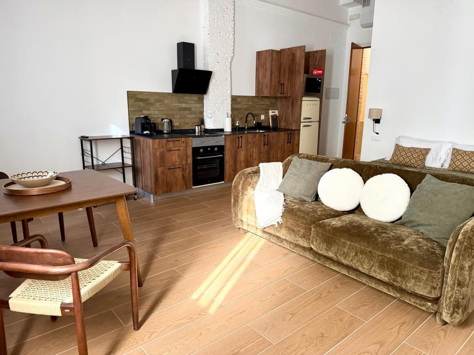 Kitchen or kitchenette, Living room, Photo of the whole room, Dining area