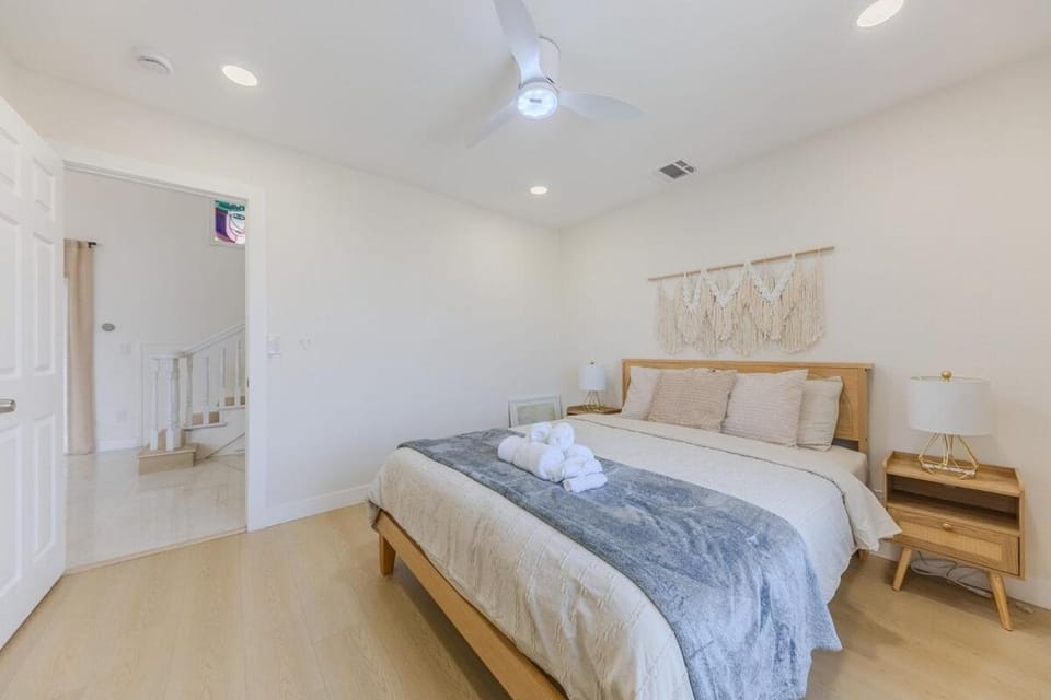 Hacienda Heights 4BR Executive Retreat Apartment in Hacienda Heights