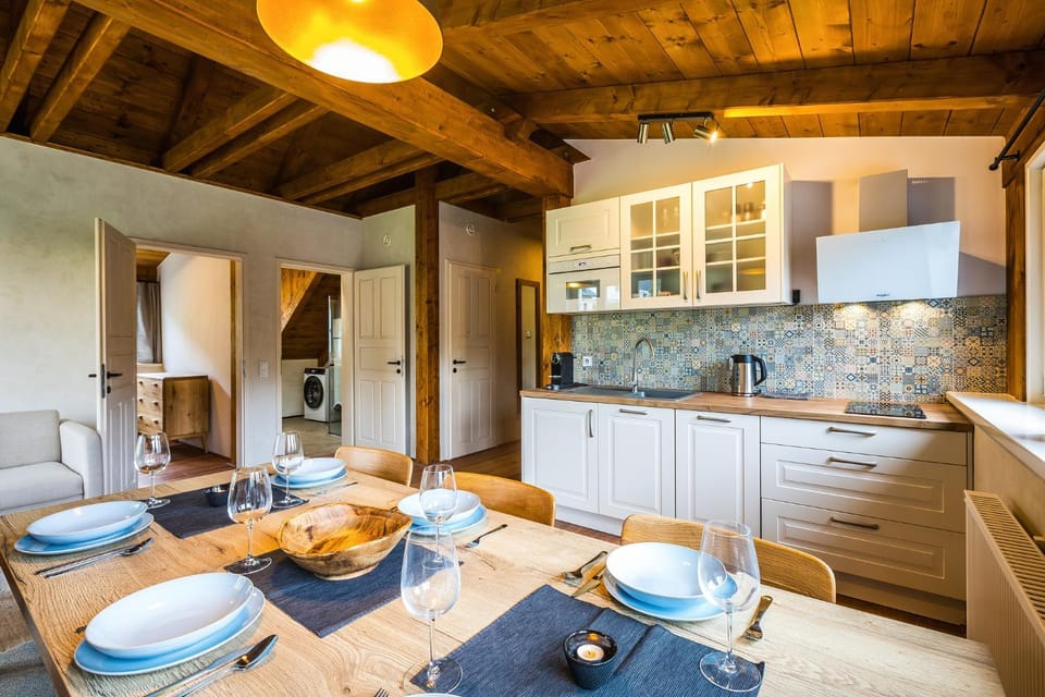 Kitchen or kitchenette, Seating area, Dining area, stove