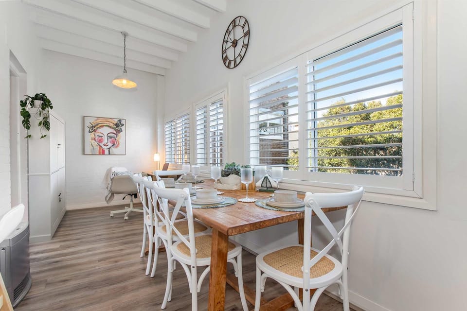 Boutique Costal retreat - 150m from Coogee Beach Apartment in Sydney