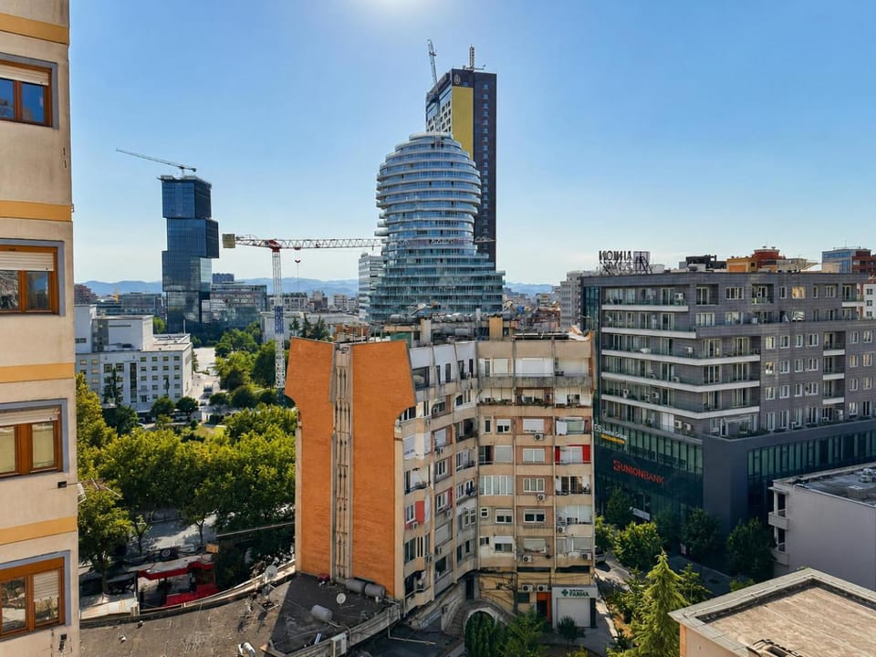 City view, Location