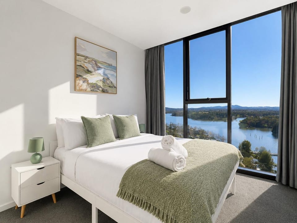 Bed, Photo of the whole room, Bedroom, Lake view, River view, towels
