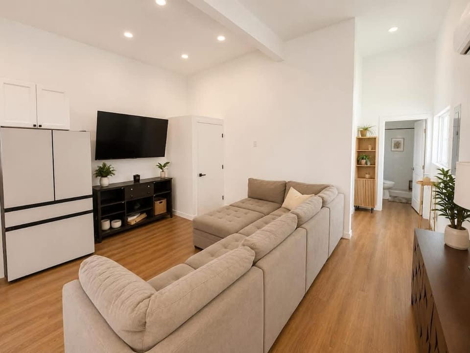 Golden Hill Retreat with Private Hot Tub House in Spring Valley