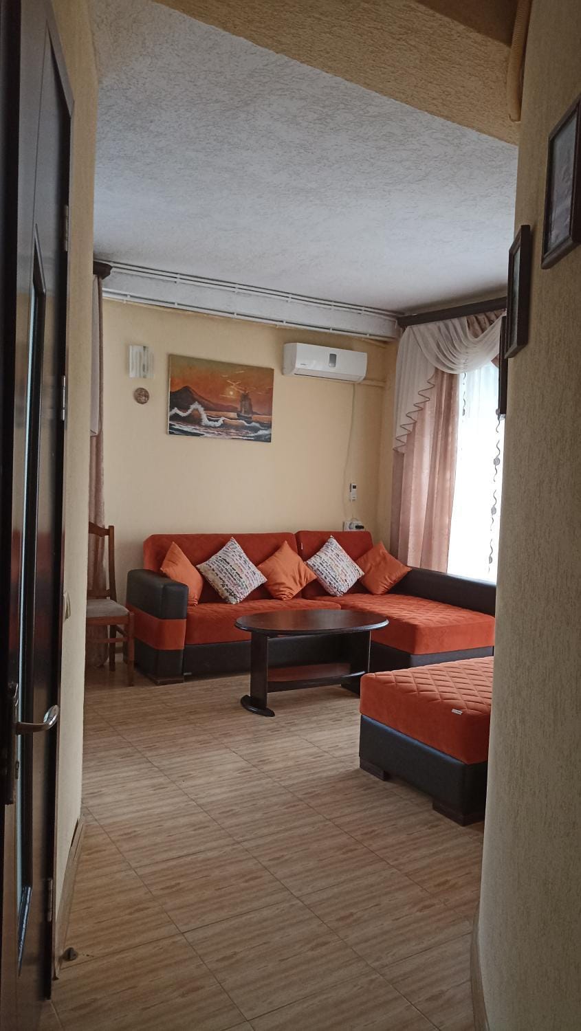 Living room, Photo of the whole room, Seating area