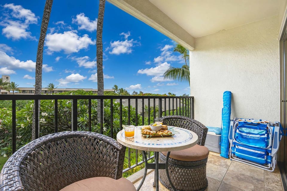 View (from property/room), Balcony/Terrace, Seating area