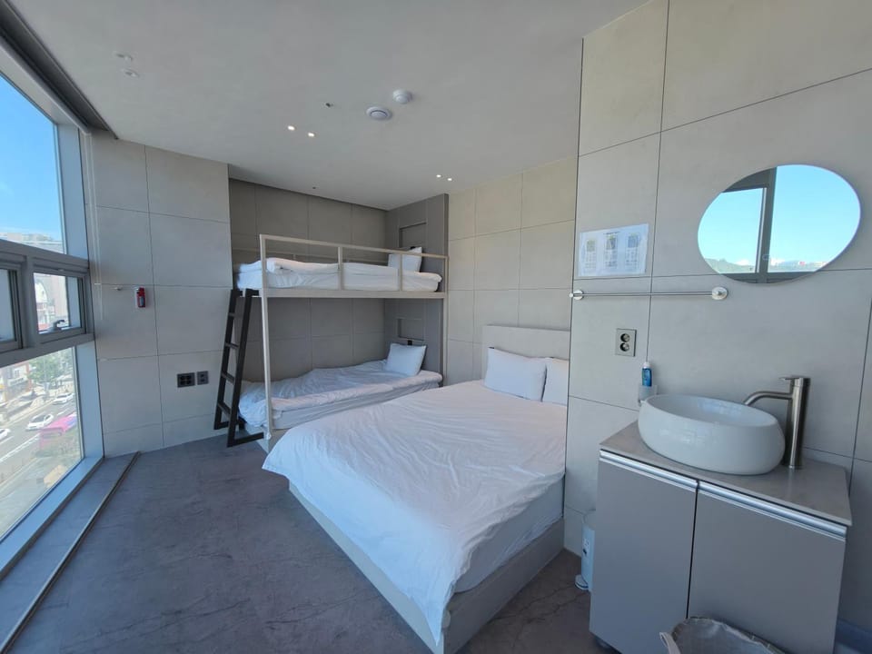 Hostel with Moon Hostel in Busan