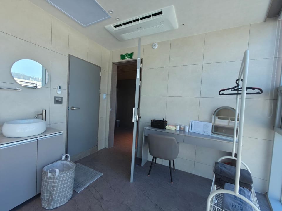 Hostel with Moon Hostel in Busan